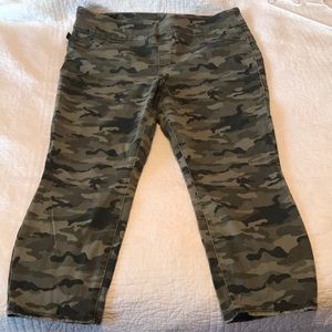 Camouflage Crop